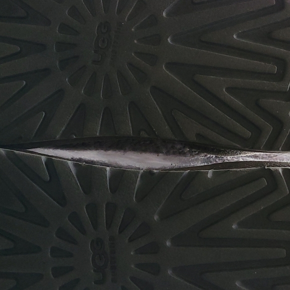 UGG Cardy # 5649 soft brown knit with Ugg wooden 2 button boots. Size 5 - Picture 6 of 16